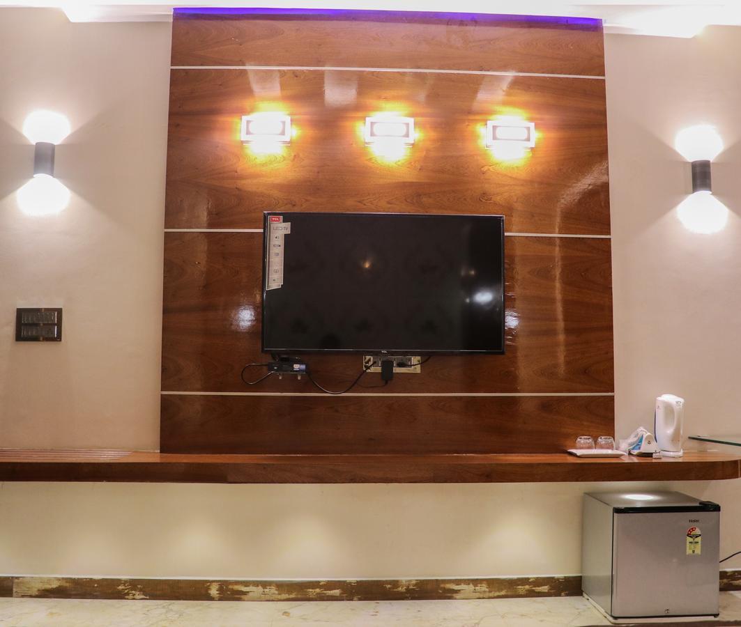 Hotel Rajahamsa Anantapur Exterior photo